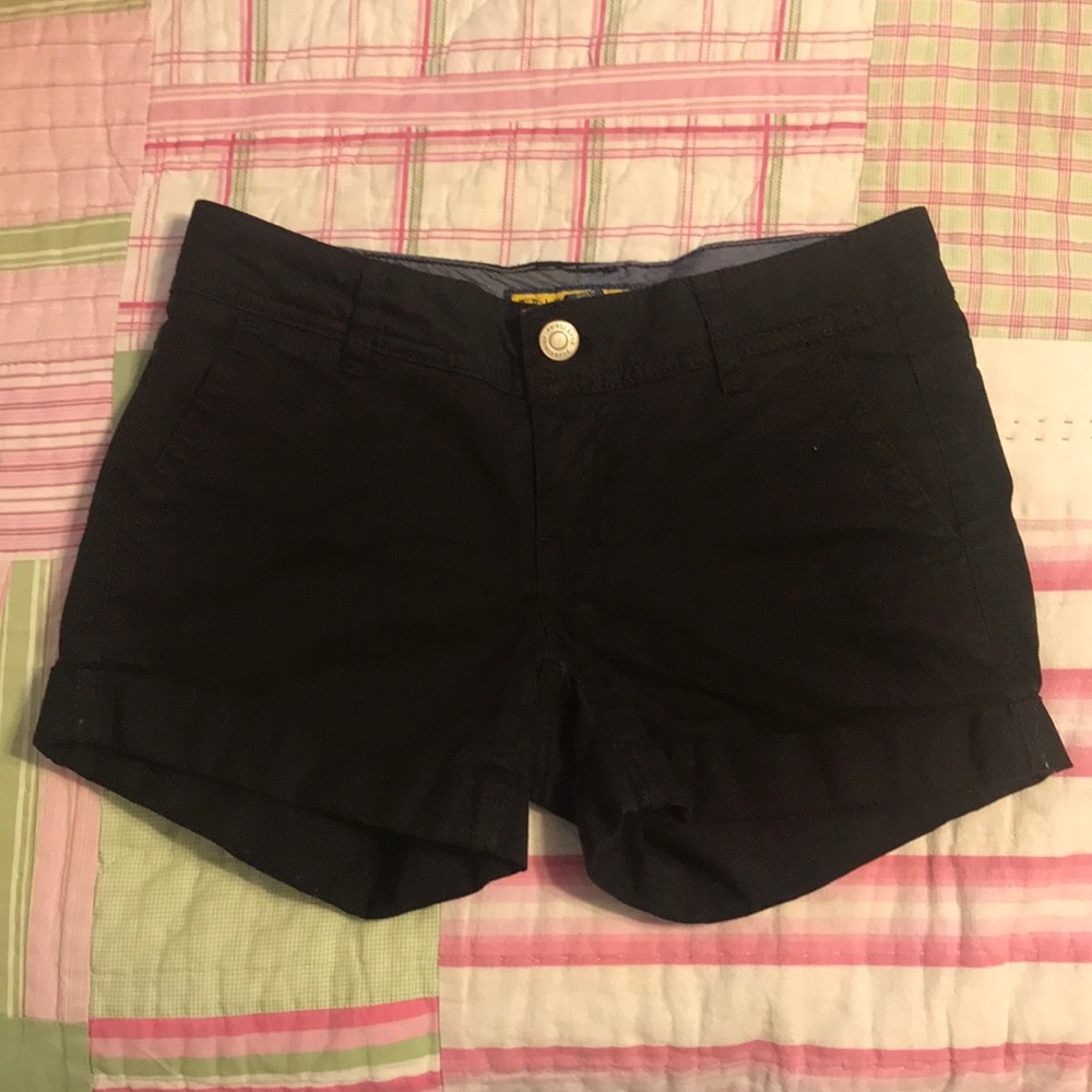 Black Beachcomber Short